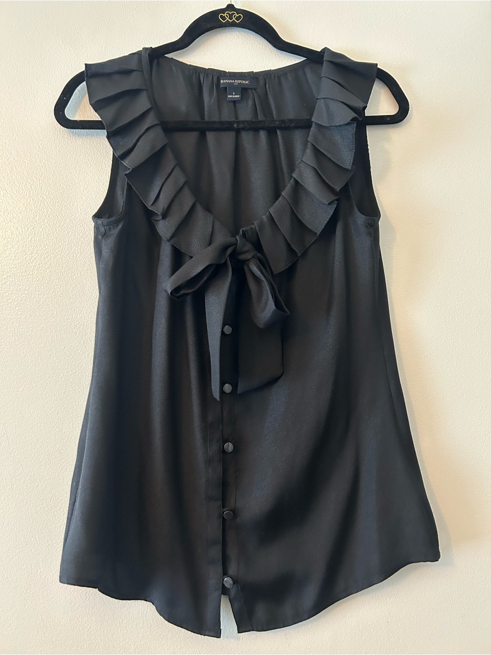 Banana Republic Black Sleeveless Ruffle Tie-Neck Blouse